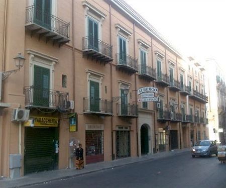 Affittacamere Vittoria Palermo Bagian luar foto